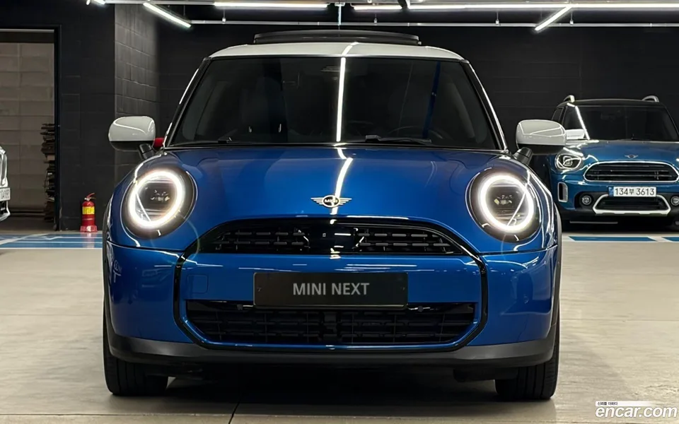 MINI Cooper C 2025 — thumbnail 3
