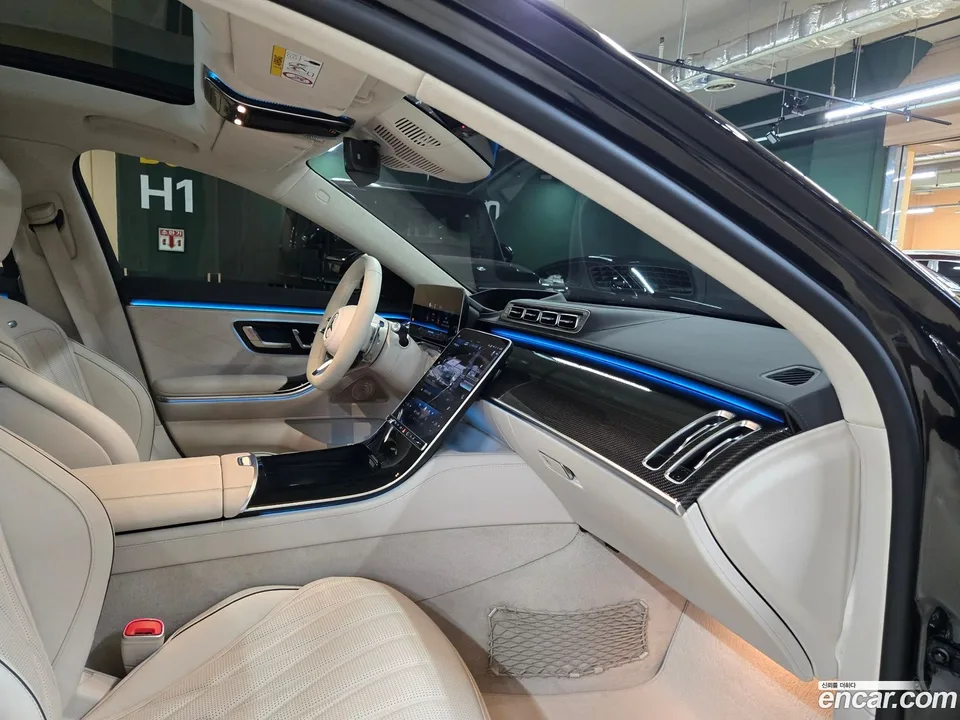 Mercedes-Benz S-Class AMG S63 E 4MATIC 2025 — thumbnail 4