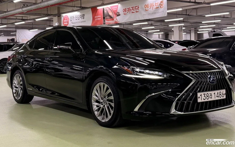 Lexus ES 300h 2022 — thumbnail 3