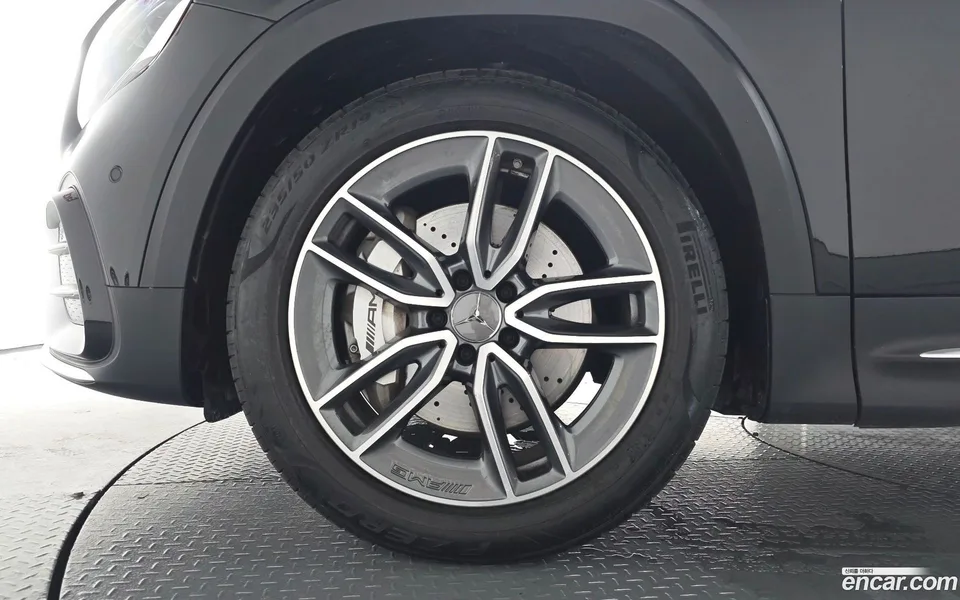 Mercedes-Benz GLB-Class AMG GLB35 4MATIC 2025 — thumbnail 2
