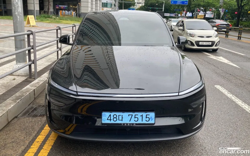 Tesla Model Y RWD 2026 — photo 1, buy with delivery to Moscow