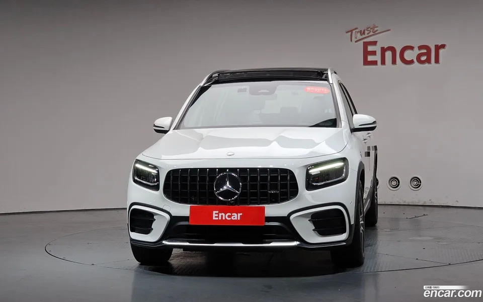 Mercedes-Benz GLB-Class AMG GLB35 4MATIC 2025 — thumbnail 3