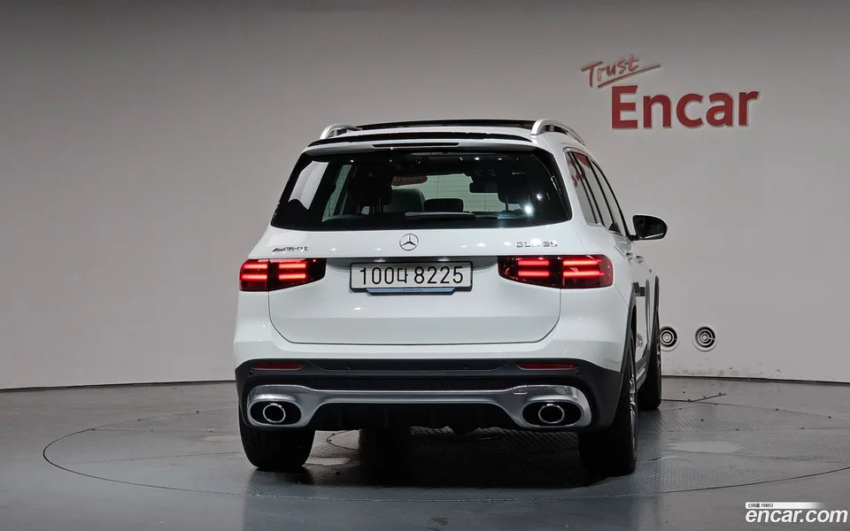 Mercedes-Benz GLB-Class AMG GLB35 4MATIC 2025 — thumbnail 4