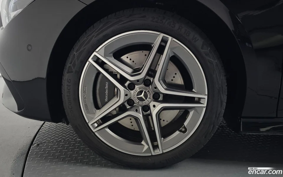 Mercedes-Benz CLA-Class CLA250 4MATIC 2025 — thumbnail 5