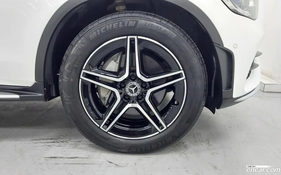 Mercedes-Benz GLC-Class GLC300 4MATIC 2022 — thumbnail 2