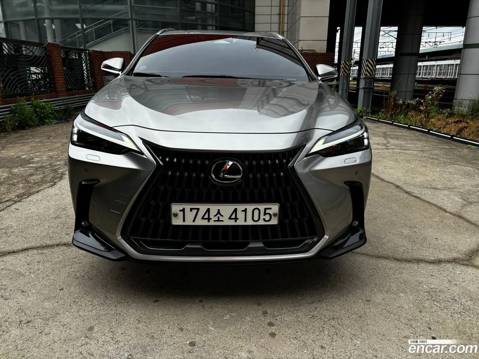 Lexus NX 450h+ 2022 — thumbnail 3