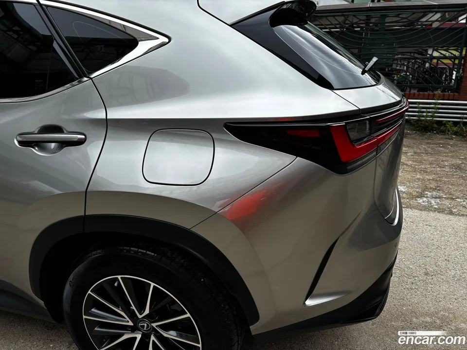Lexus NX 450h+ 2022 — thumbnail 5