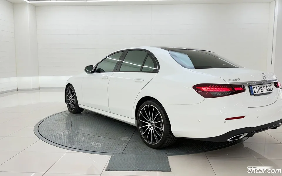 Mercedes-Benz E-Class E350 4MATIC AMG Line 2022 — thumbnail 3