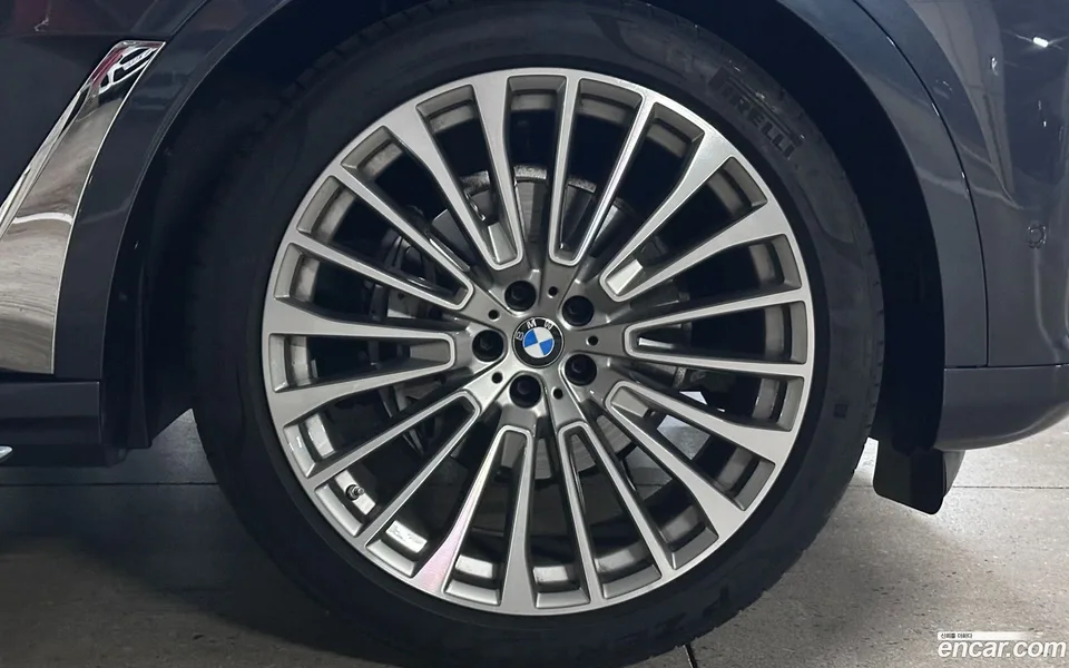 BMW X7 xDrive 40i 7 2022 — миниатюра 2