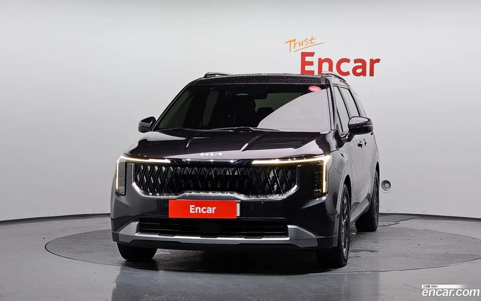 Kia Carnival 9 2023 — thumbnail 3