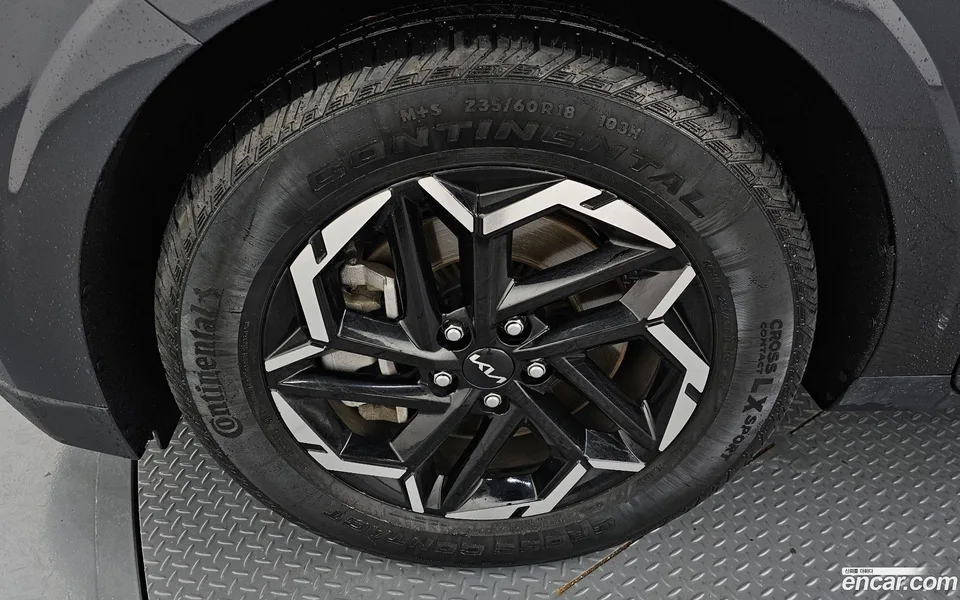 Kia Carnival 9 2023 — thumbnail 5