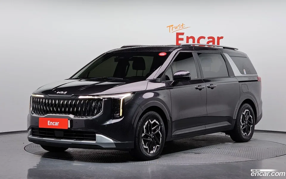 Kia Carnival 9 2023 — photo 1, buy with delivery to Moscow