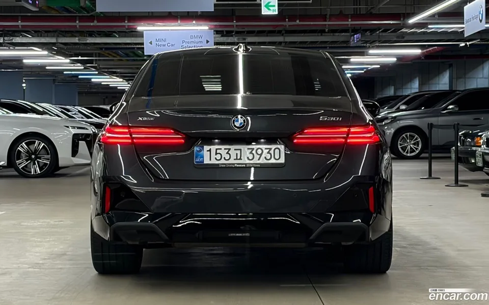 BMW 5 Series 530i xDrive M 2025 — thumbnail 4