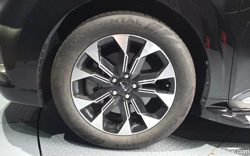 Kia Carnival 9 2023 — thumbnail 5