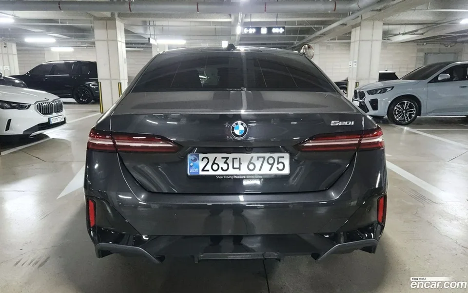 BMW 5 Series 520i M 2024 — thumbnail 4