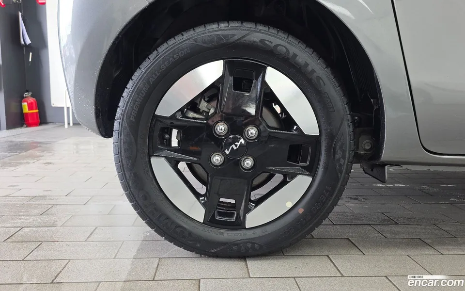 Kia Ray EV 2023 — thumbnail 2