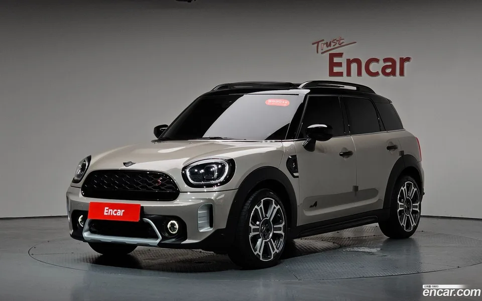 MINI Cooper S Countryman ALL4 2023 — photo 1, buy with delivery to Moscow