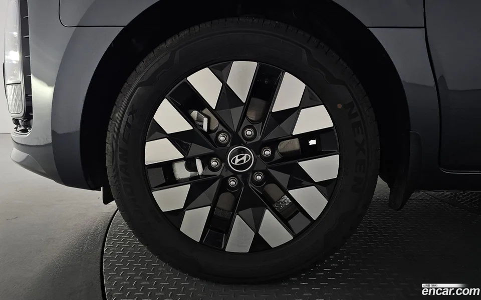 Hyundai Staria HEV 1.6 9 2024 — thumbnail 2
