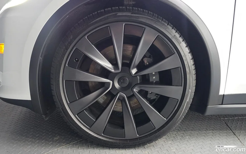 Tesla Model X AWD 2023 — thumbnail 2