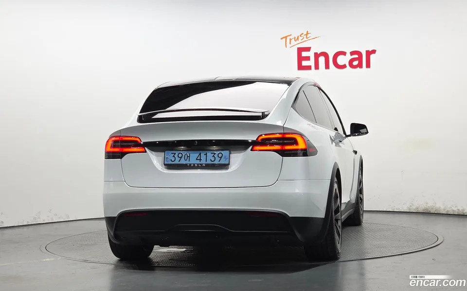 Tesla Model X AWD 2023 — миниатюра 4