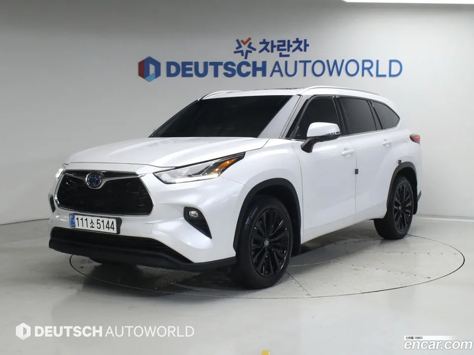 Toyota 4 2.5 4WD 2023 — photo 1, buy with delivery to Moscow