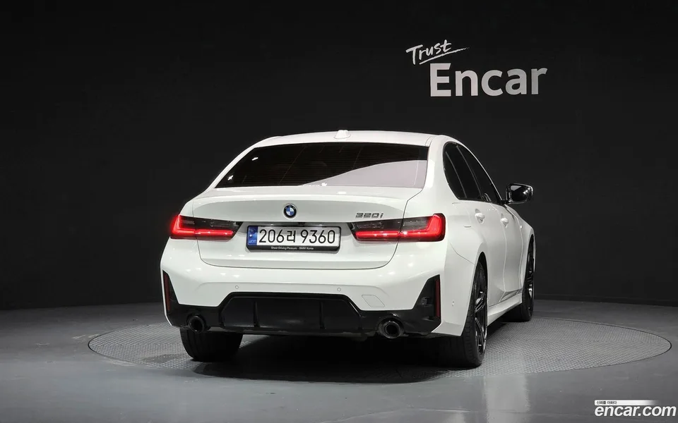 BMW 3 Series 320i M 2023 — миниатюра 4