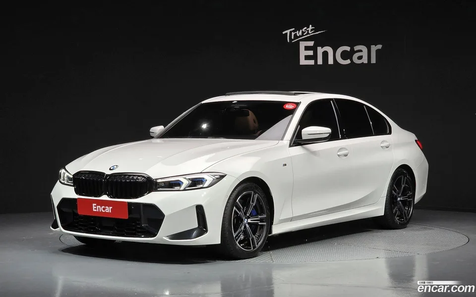BMW 3 Series 320i M 2023 — фото 1, купить с доставкой в Москву