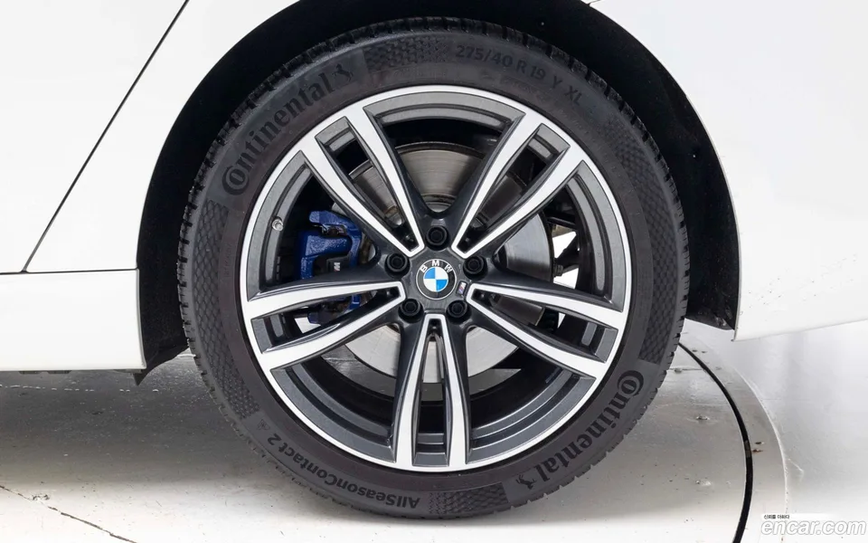 BMW 6 Series GT 620d M 2023 — thumbnail 5