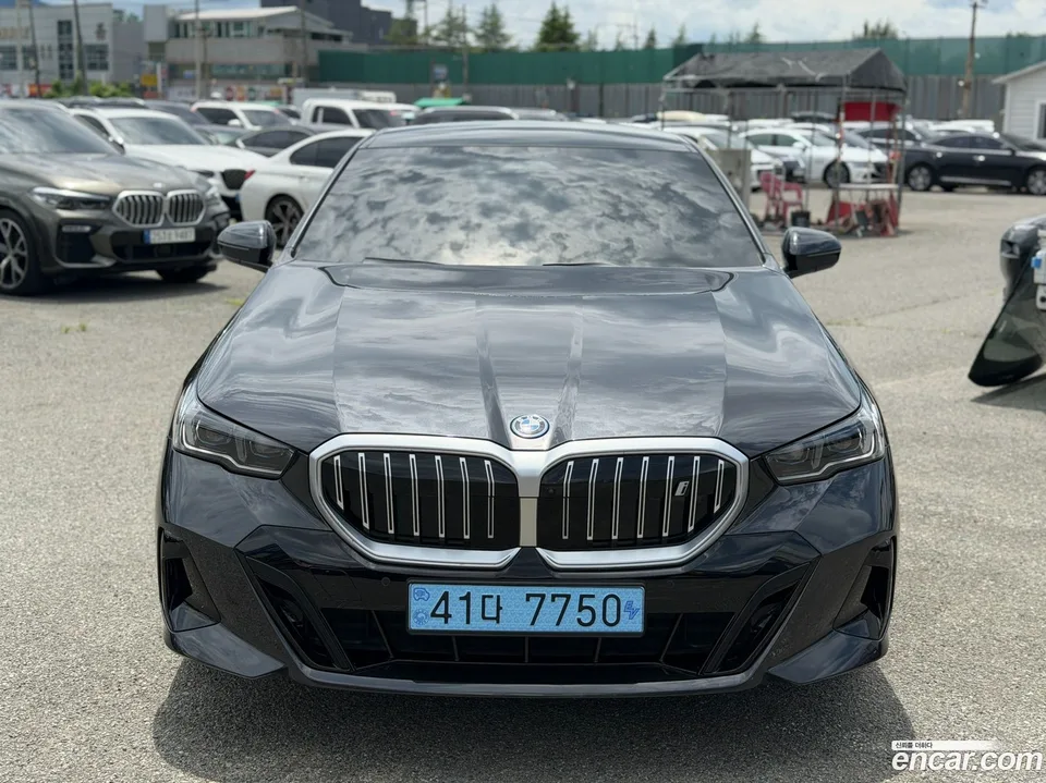 BMW i5 eDrive 40 M 2024 — thumbnail 3