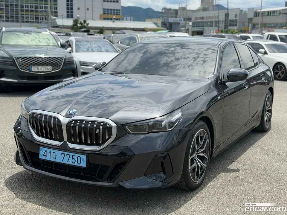 BMW i5 eDrive 40 M 2024 — photo 1, buy with delivery to Moscow