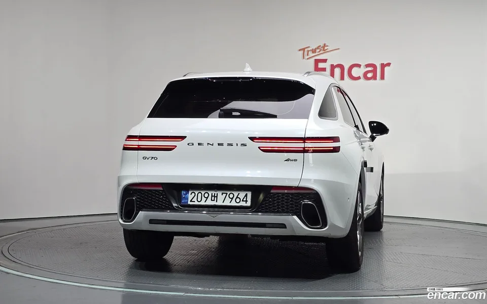 Genesis GV70 2.5T AWD 2023 — thumbnail 4