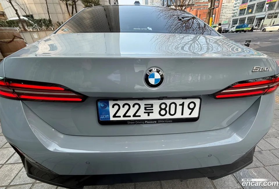 BMW 5 Series 520i M 2026 — миниатюра 2