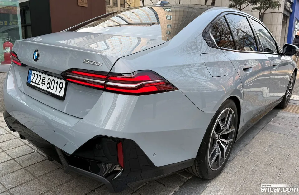 BMW 5 Series 520i M 2026 — миниатюра 3