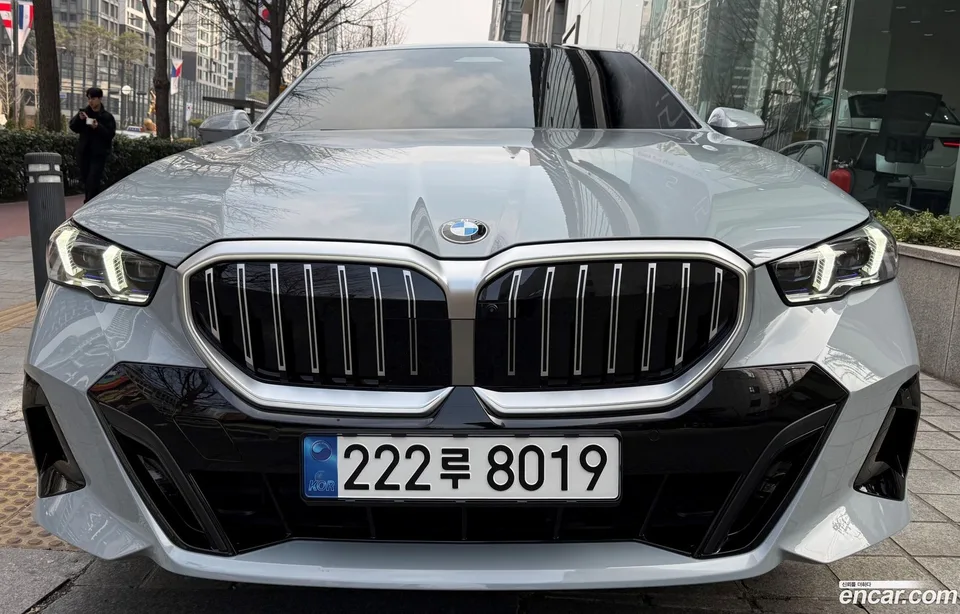 BMW 5 Series 520i M 2026 — фото 1, купить с доставкой в Москву