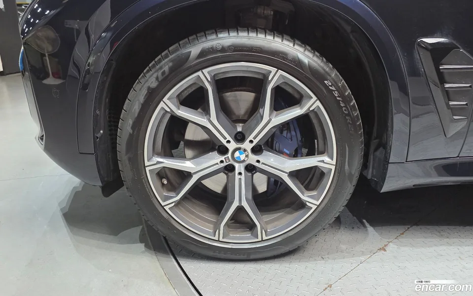 BMW X5 xDrive 40i M 2025 — thumbnail 2