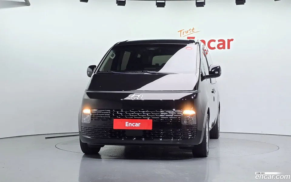 Hyundai Staria 11 2023 — thumbnail 3