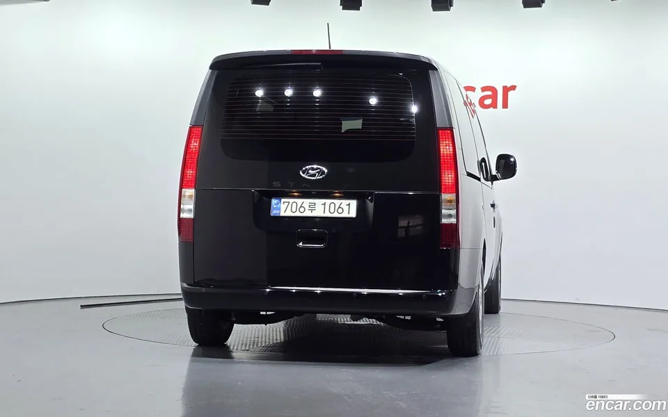 Hyundai Staria 11 2023 — thumbnail 4