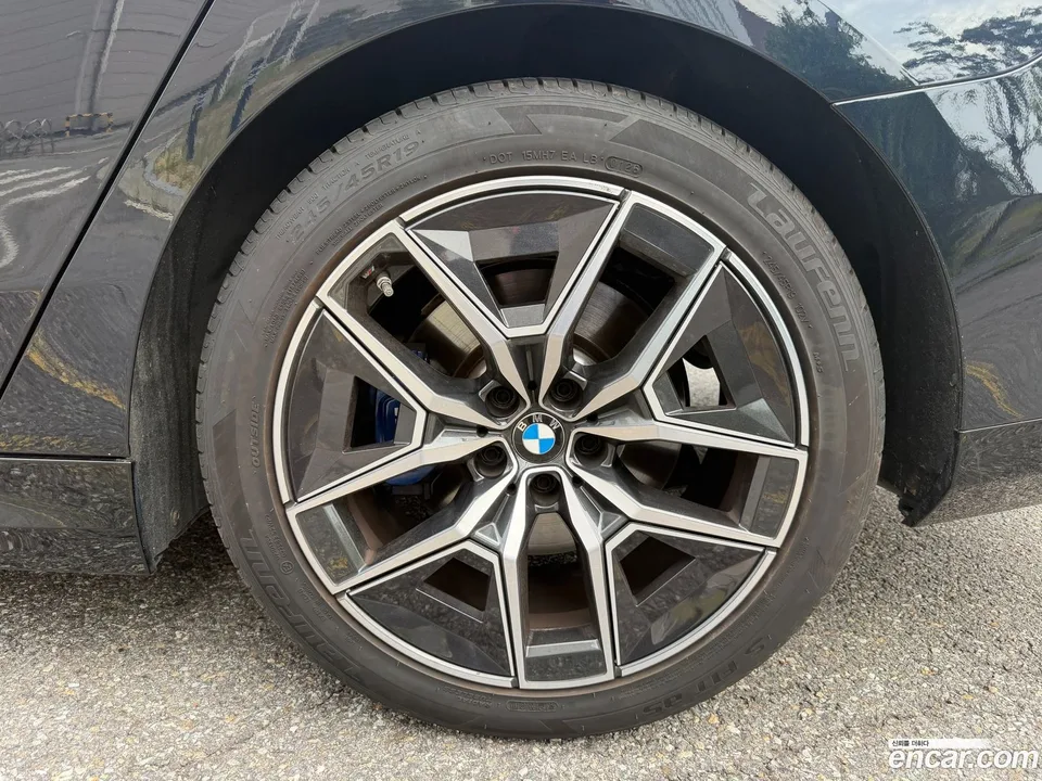 BMW 5 Series 520i M 2024 — thumbnail 5