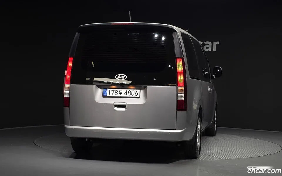 Hyundai Staria HEV 1.6 9 2025 — thumbnail 4