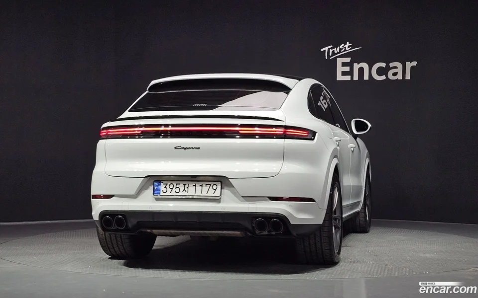 Porsche Cayenne 3.0 2023 — thumbnail 4
