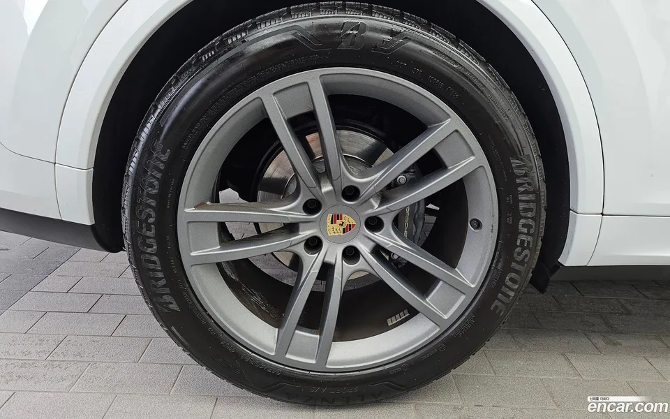 Porsche Cayenne 3.0 2023 — thumbnail 5