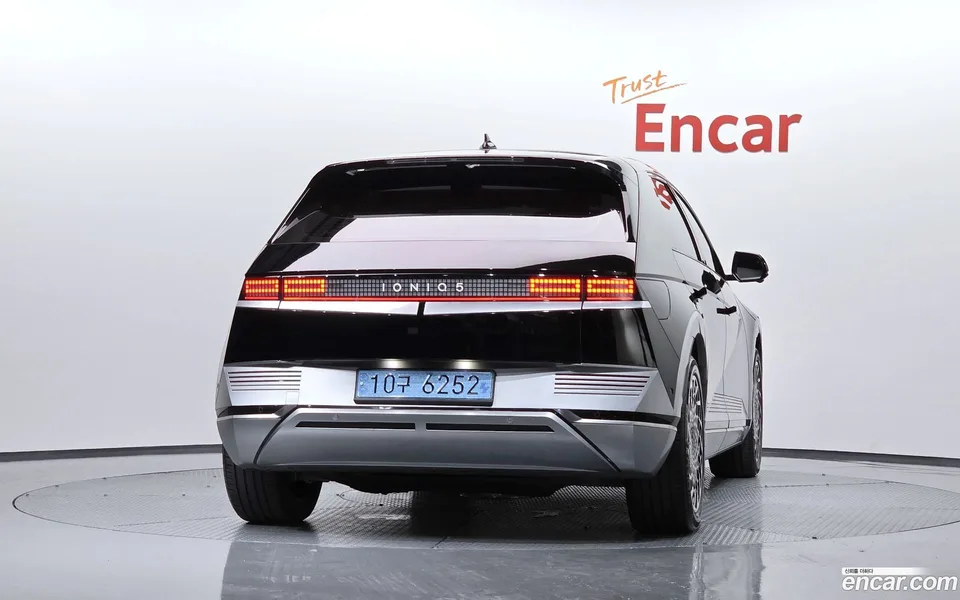 Hyundai Ioniq 5 2023 — thumbnail 4