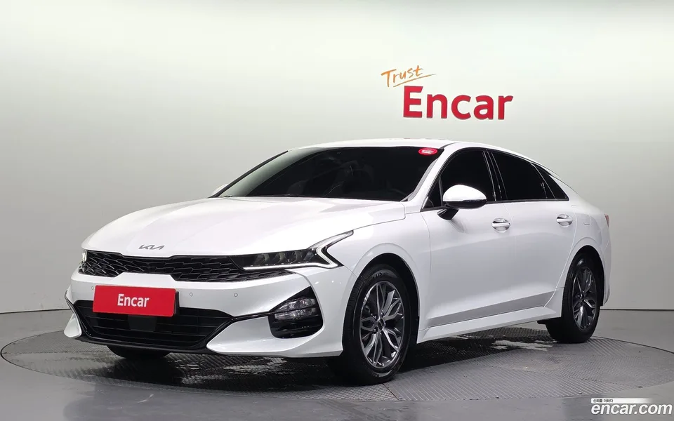 Kia K5 2.0 2023 — фото 1, купить с доставкой в Москву