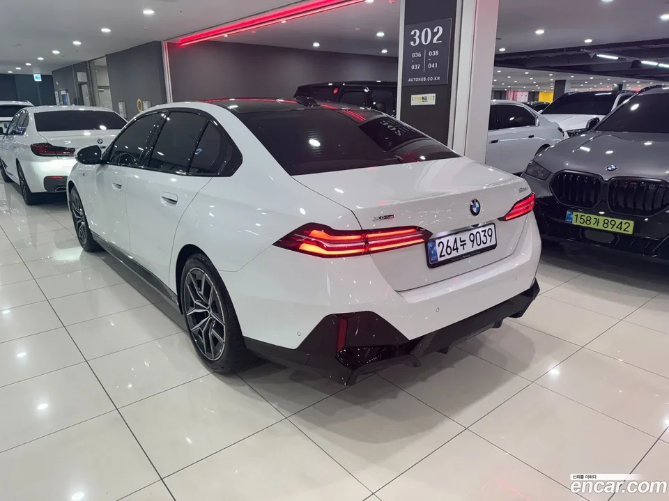 BMW 5 Series 523d xDrive M 2024 — thumbnail 2