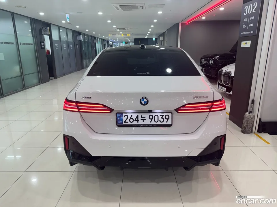 BMW 5 Series 523d xDrive M 2024 — thumbnail 4