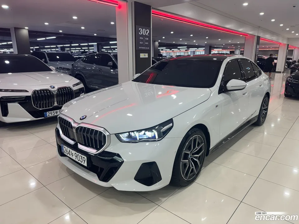 BMW 5 Series 523d xDrive M 2024 — photo 1, buy with delivery to Moscow