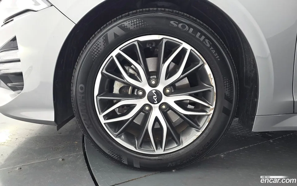 Kia K5 2.0 2023 — thumbnail 5