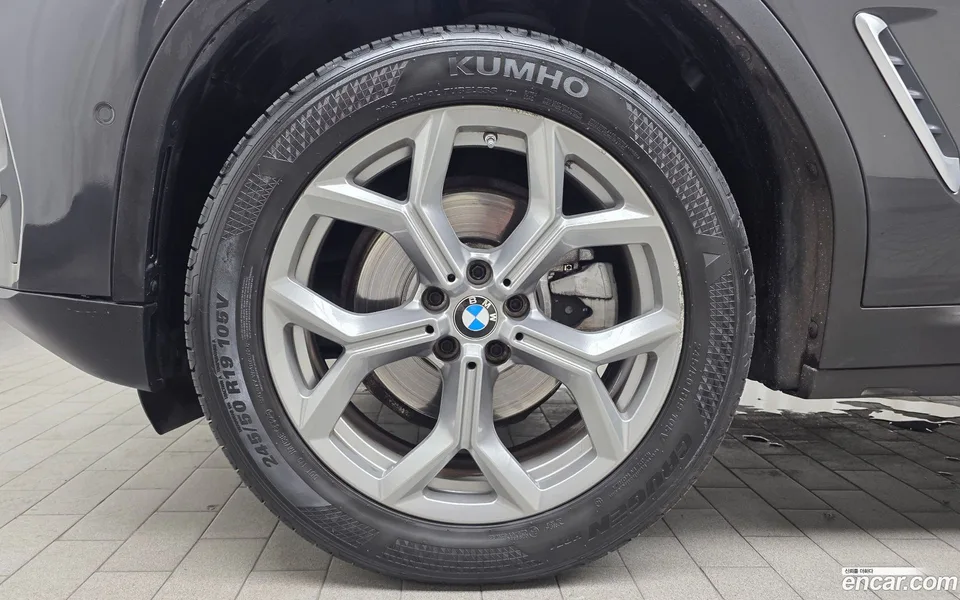 BMW X4 xDrive20i xLine 2022 — thumbnail 2