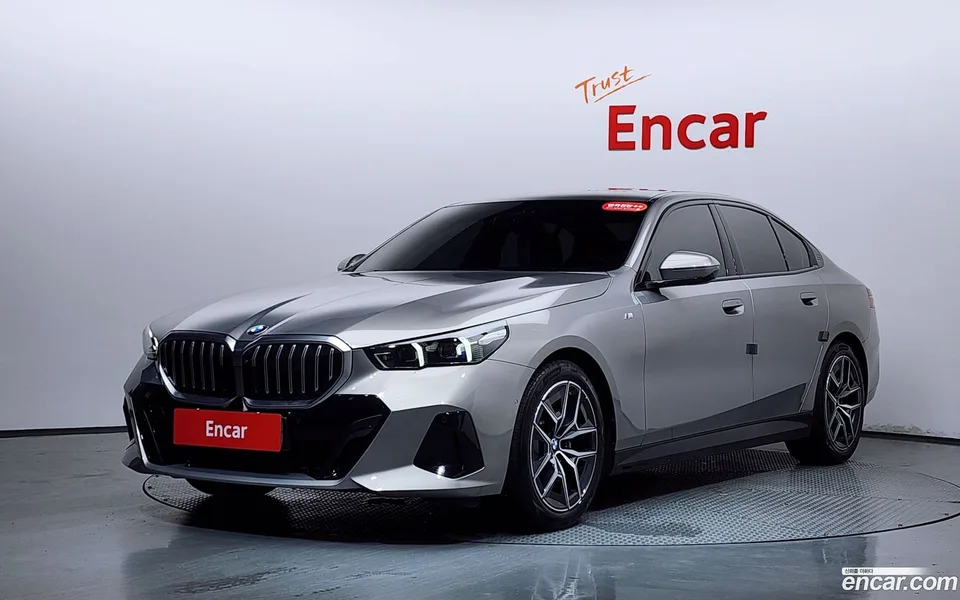 BMW 5 Series 520i M 2025 — photo 1, buy with delivery to Moscow