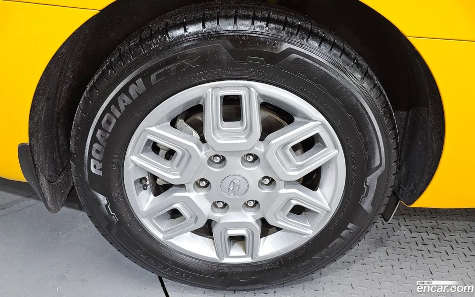 Hyundai Staria L3.5 2022 — thumbnail 2
